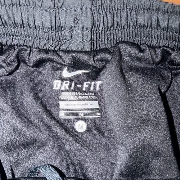 Womens Nike Running Shorts - Picture 4 of 5